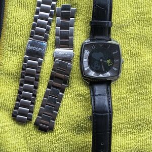 Peanuts Snoopy Black and Silver Watch Set Limited Edition